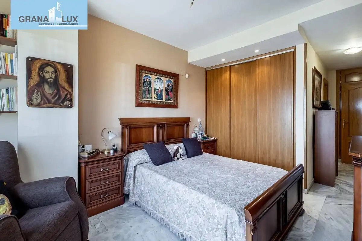 Bedroom of Flat for sale in Granada  with Air Conditioner, Heating and Terrace