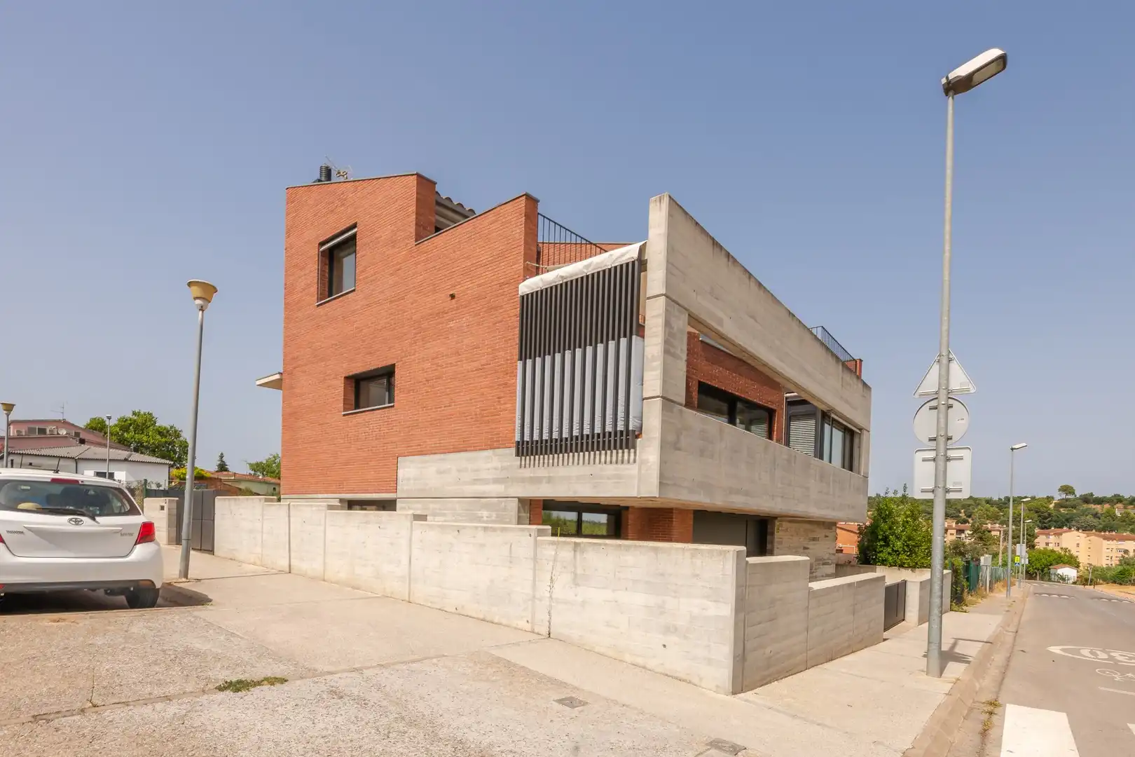 Exterior view of Houses for sale in Banyoles