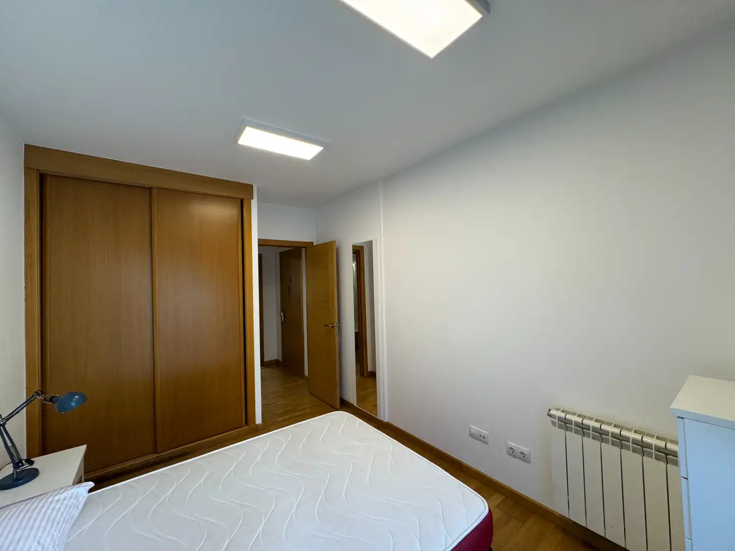 Habitación de Apartamento de alquiler en Santiago de Compostela  con Calefacción, Trastero y Amueblado