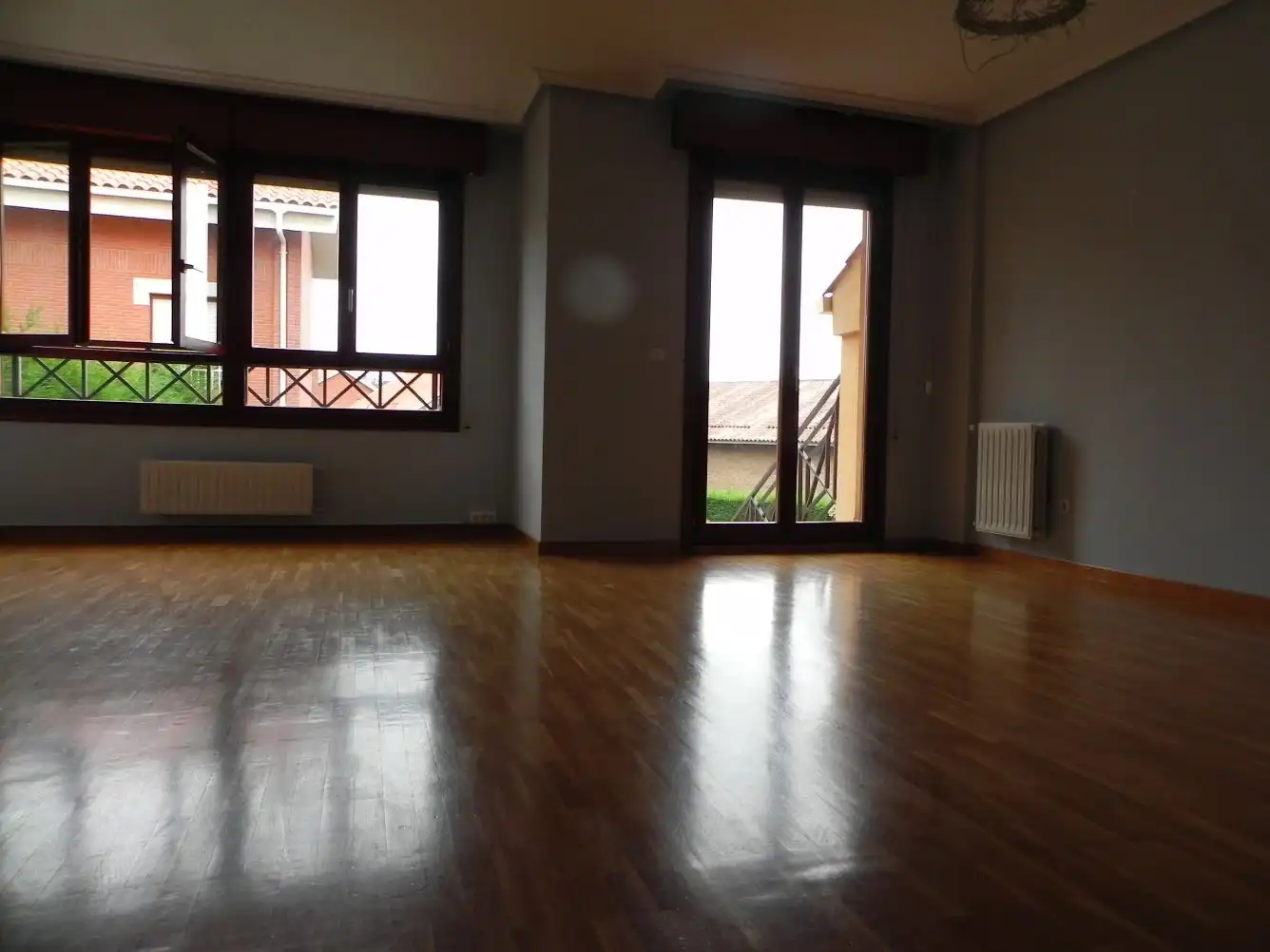 Sala de estar de Casa adosada de alquiler en Siero con Calefacción, Jardín privado y Parquet