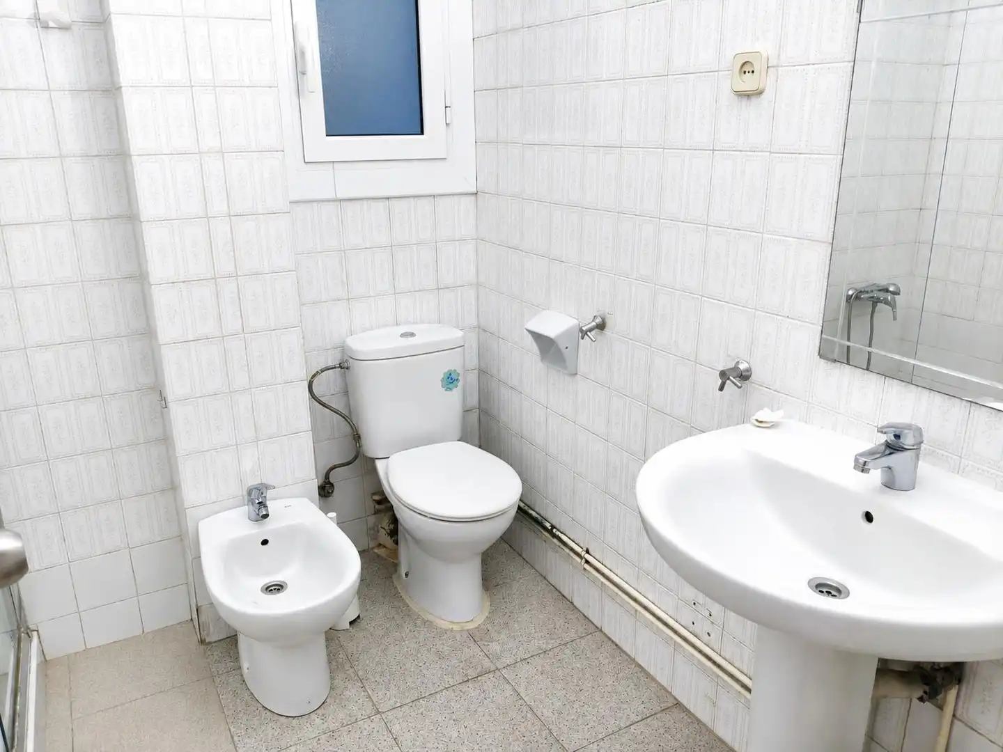 Bathroom of Flat for sale in Barcelona  with Parquet flooring