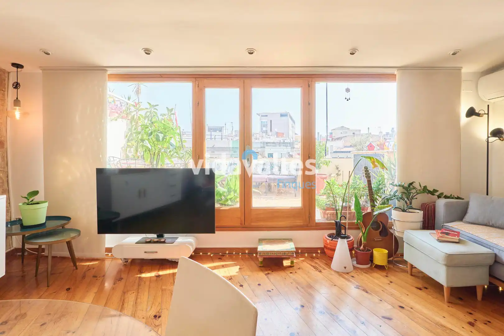 Sala de estar de Ático en venta en Barcelona con Aire acondicionado, Calefacción y Parquet