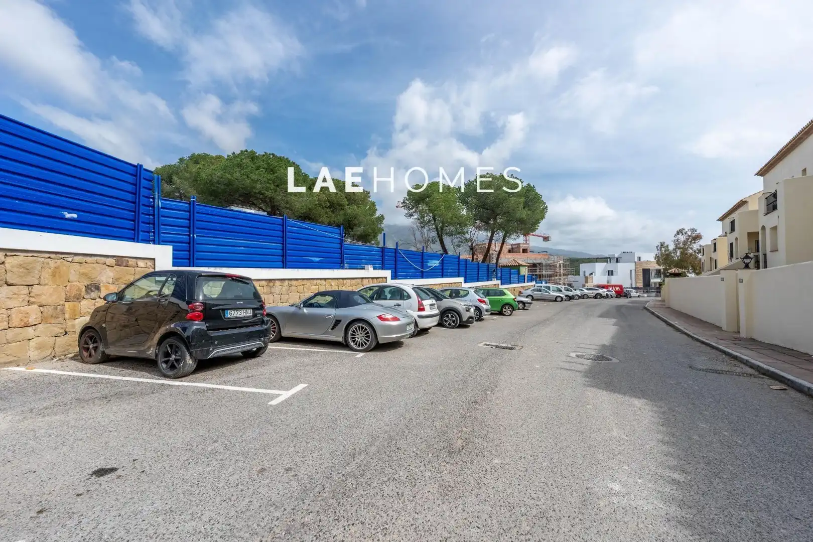 Vista exterior de Apartamento en venta en Marbella con Jardín privado, Terraza y Piscina comunitaria