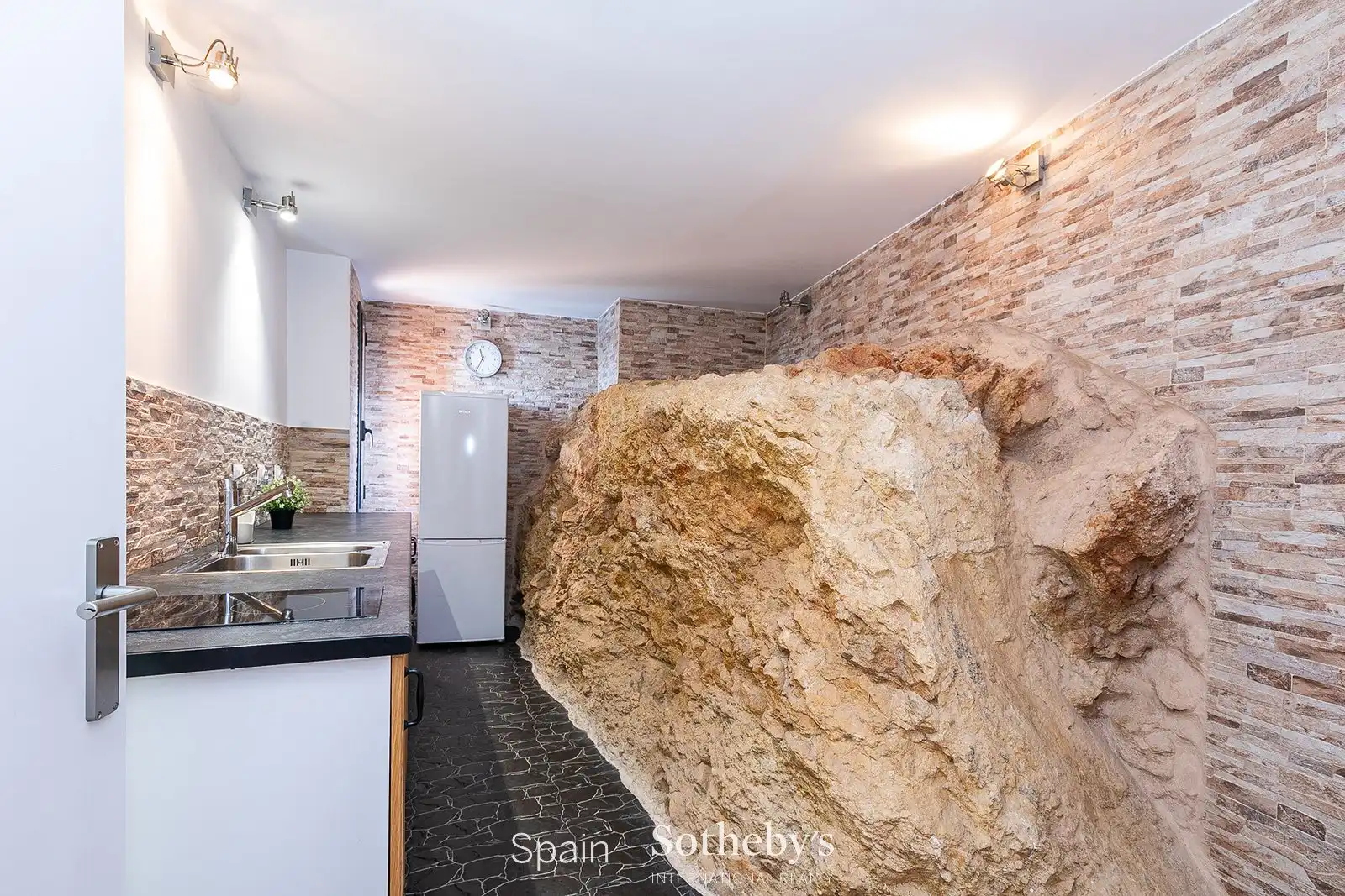Cuina de Casa o xalet en venda en Sitges amb Aire condicionat, Calefacció i Jardí privat
