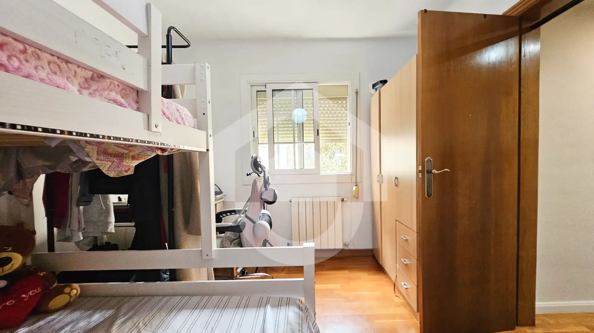 Schlafzimmer von Wohnung zum Verkauf in Barcelona mit Klimaanlage, Heizung und Parkett