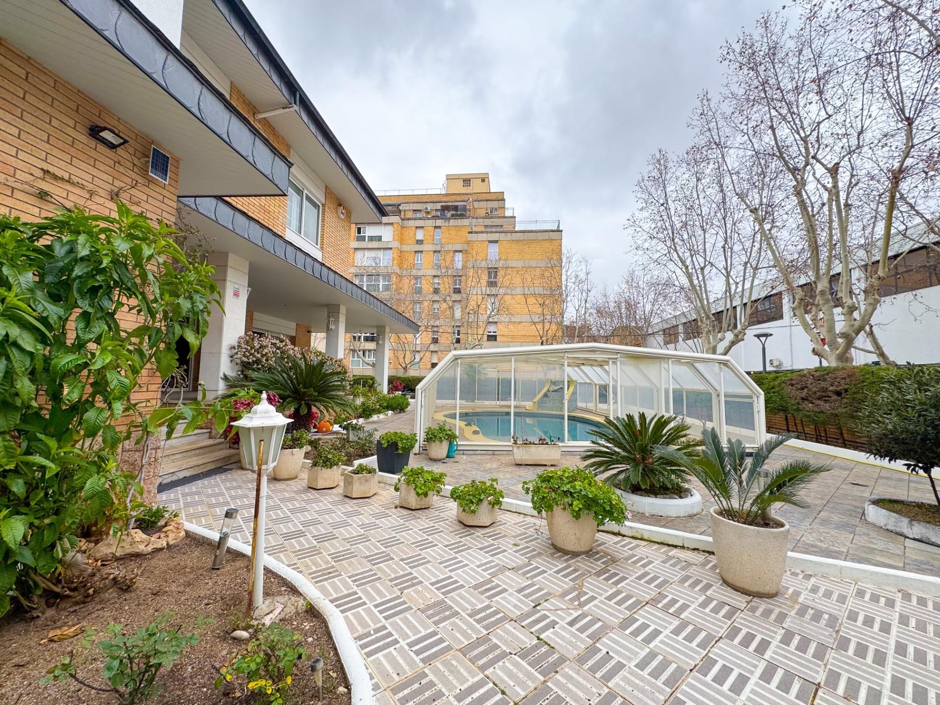 Vista exterior de Casa o xalet en venda en Reus amb Aire condicionat, Calefacció i Jardí privat
