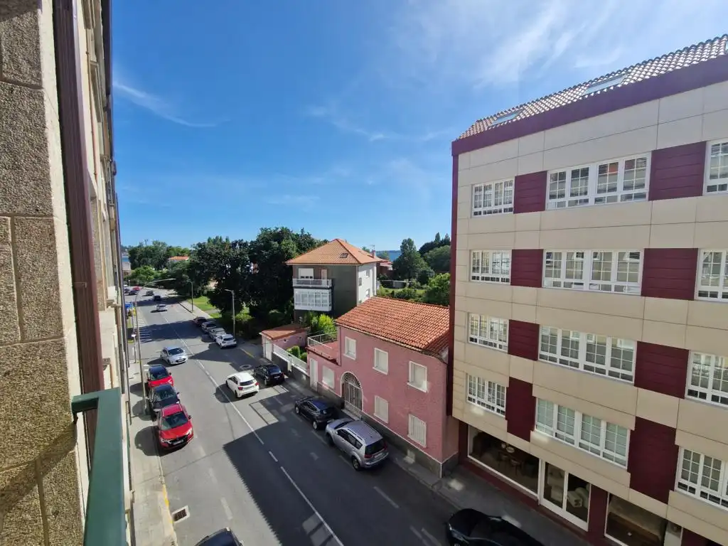 Vista exterior de Piso en venta en Boiro con Calefacción, Parquet y Trastero