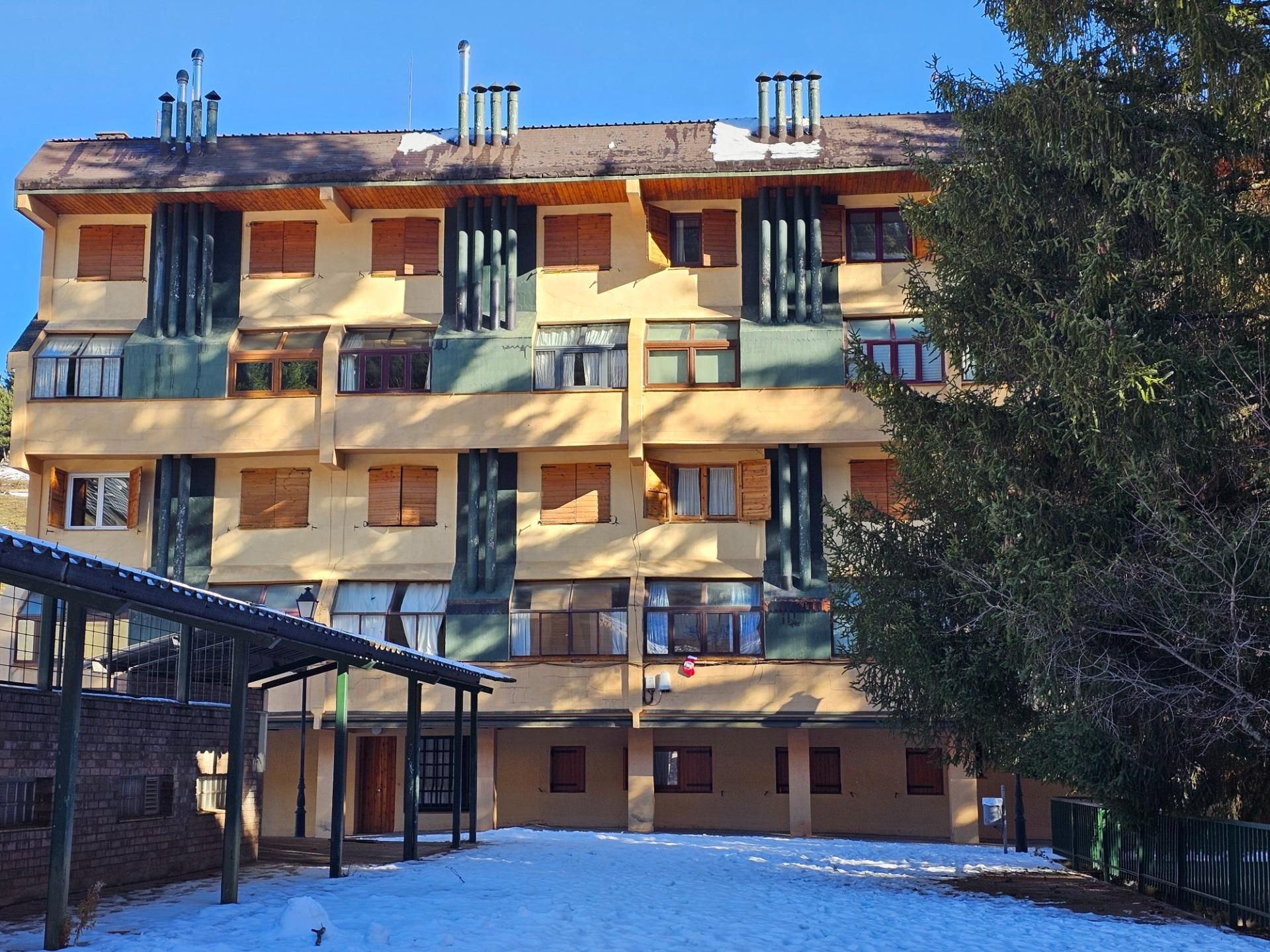 Vista exterior de Apartament en venda en Alp amb Calefacció