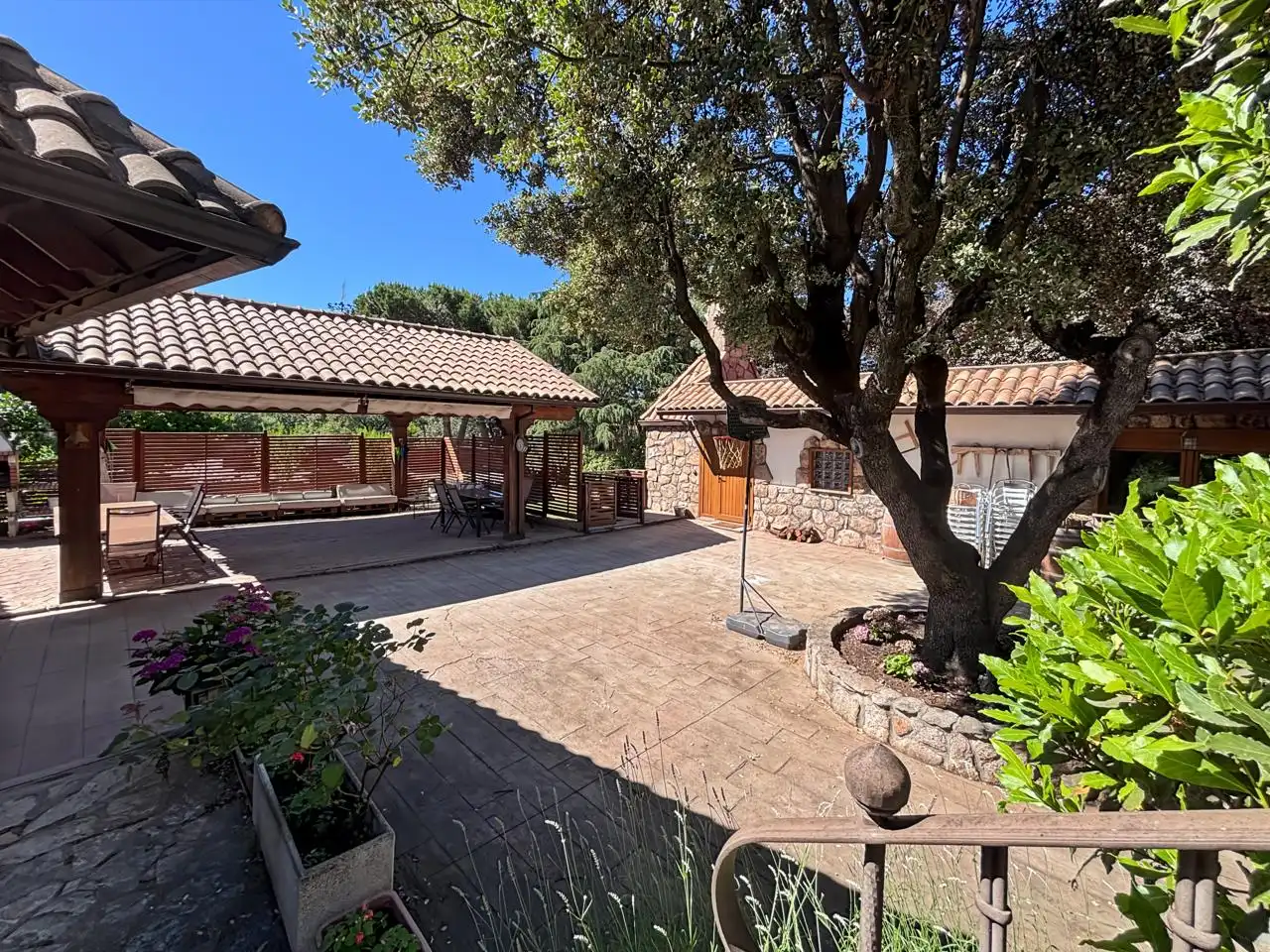 Terrassa de Casa o xalet en venda en El Escorial amb Calefacció, Jardí privat i Terrassa