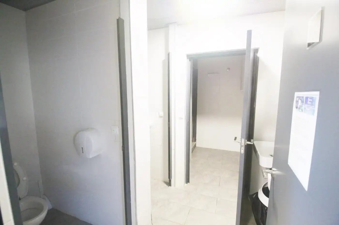 Bathroom of Flat for rent in El Campello  with Air Conditioner, Private garden and Terrace