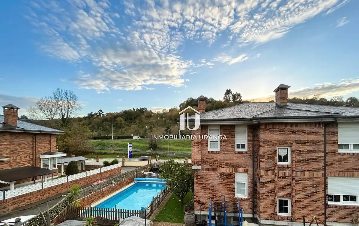 Vista exterior de Casa o chalet en venta en Laredo con Calefacción, Jardín privado y Trastero