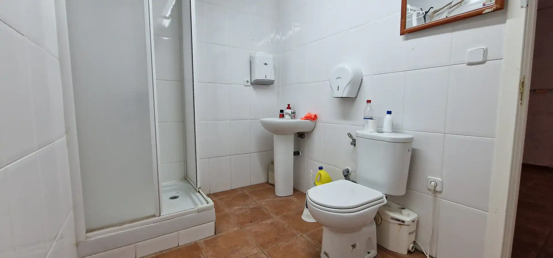 Bathroom of Commercial properties for sale in Lorca  with Air Conditioner