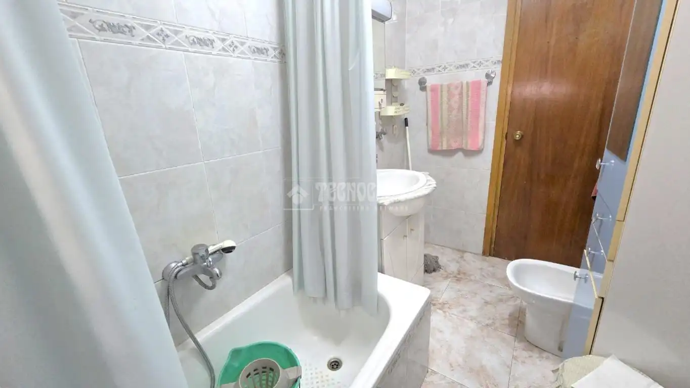 Bathroom of Flat for sale in Talavera de la Reina  with Air Conditioner, Heating and Balcony