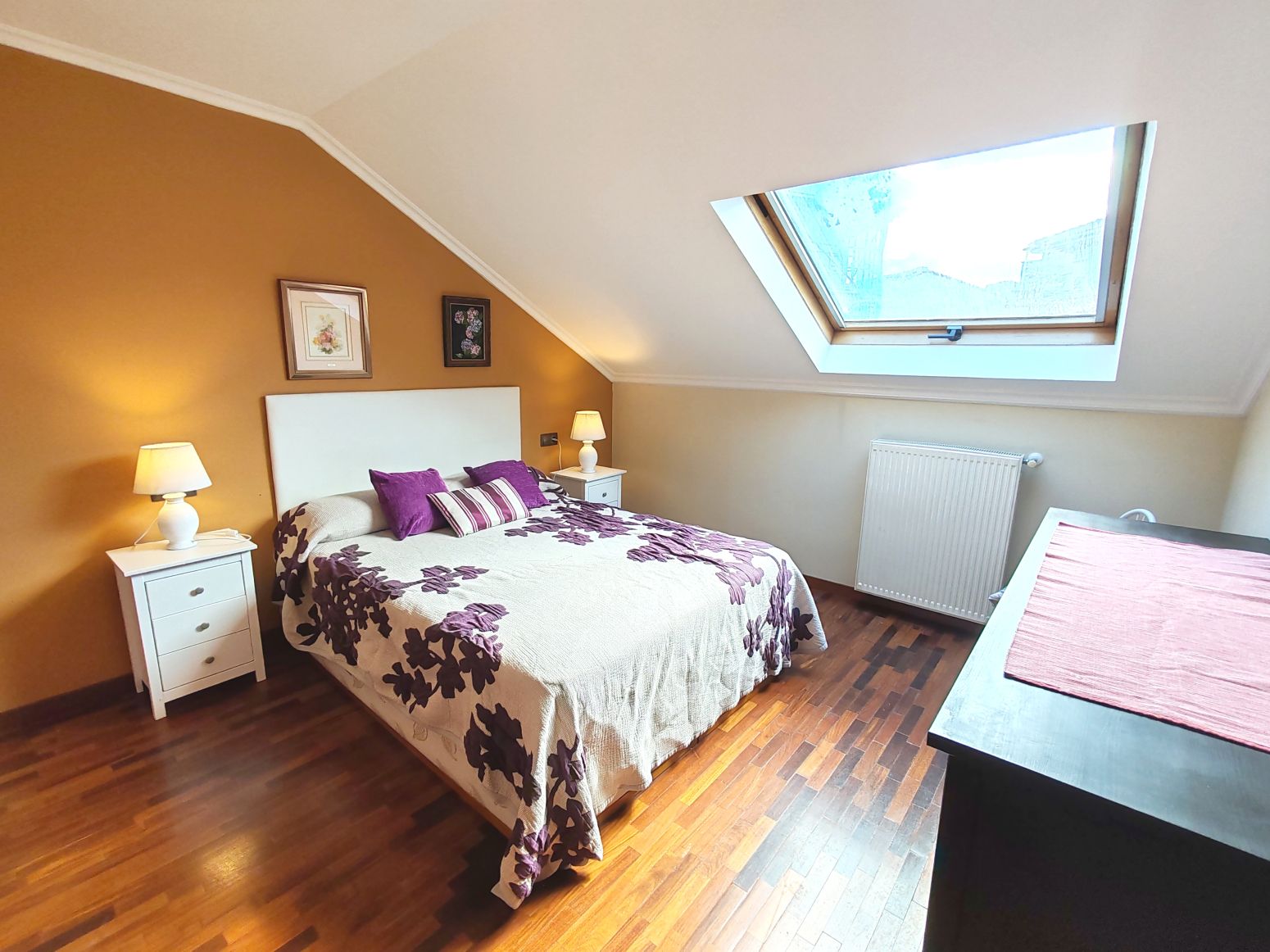 Bedroom of Attic to rent in Gijón   with Heating, Parquet flooring and Furnished