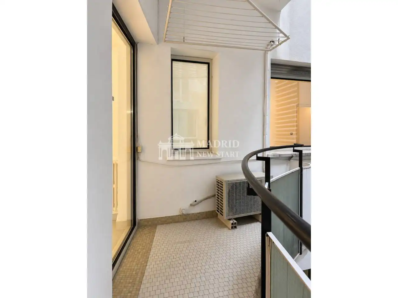 Balcony of Flat for rent in Madrid  with Air Conditioner, Heating and Parquet flooring