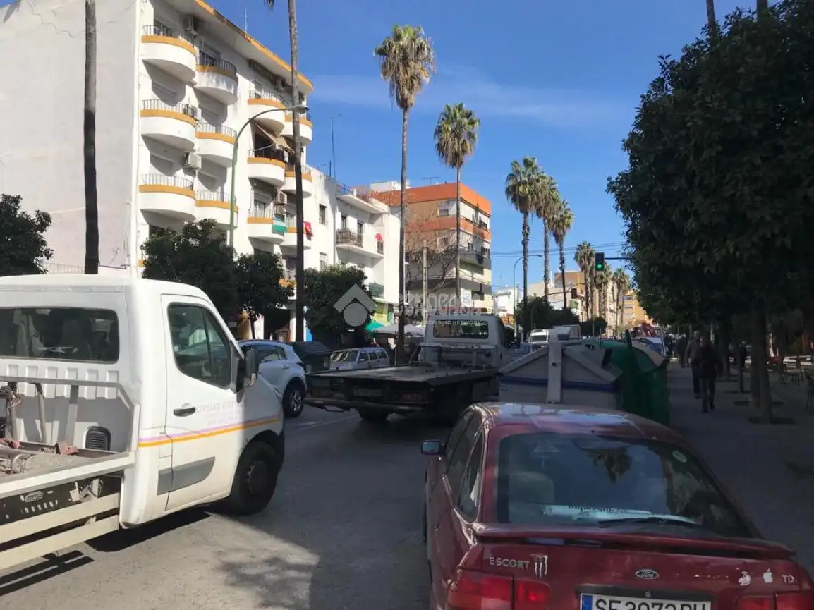 Parking de Local en venta en Sevilla con Aire acondicionado y Internet