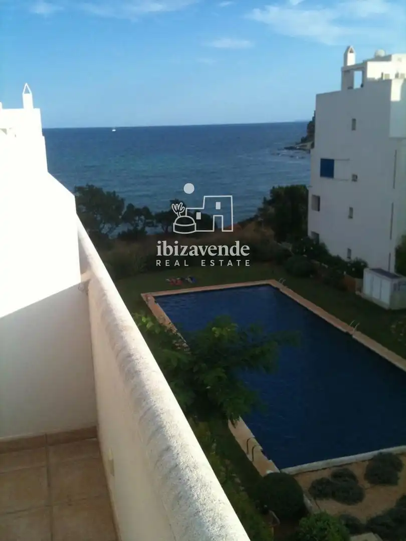 Außenansicht von Dachboden zur Miete in Santa Eulària des Riu mit Terrasse, Schwimmbad und Möbliert