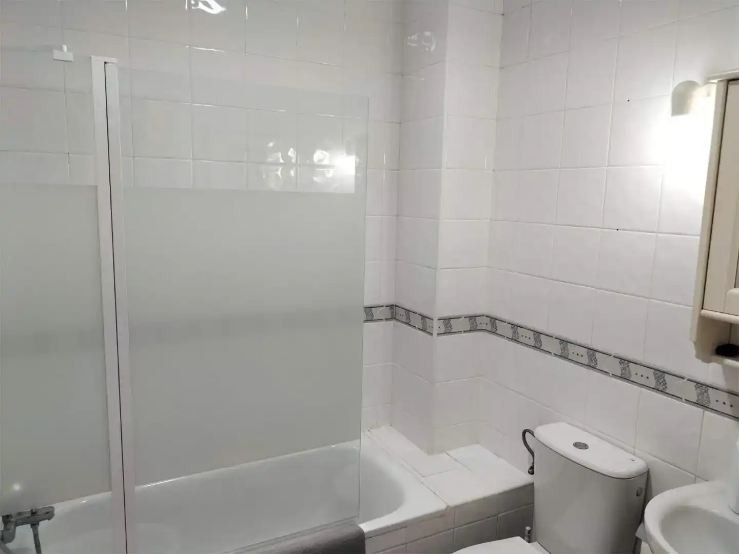 Baño de Dúplex de alquiler en Chipiona con Aire acondicionado, Amueblado y Balcón