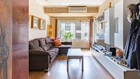 Living room of Apartment for sale in  Barcelona Capital  with Air Conditioner, Heating and Parquet flooring