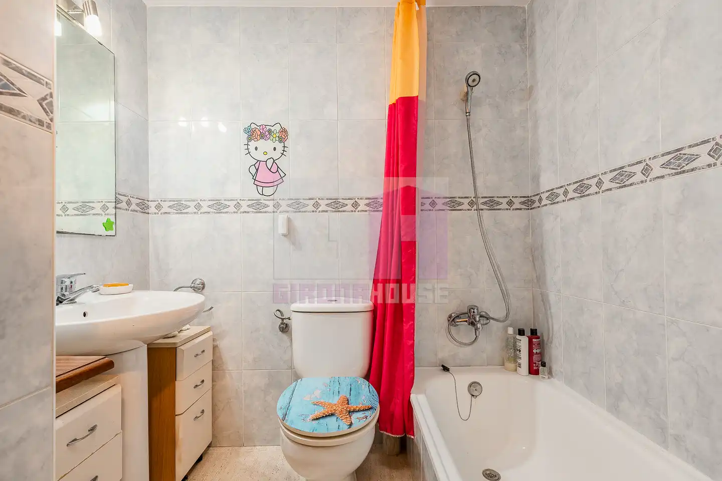 Baño de Dúplex en venta en Salt con Calefacción, Terraza y Amueblado
