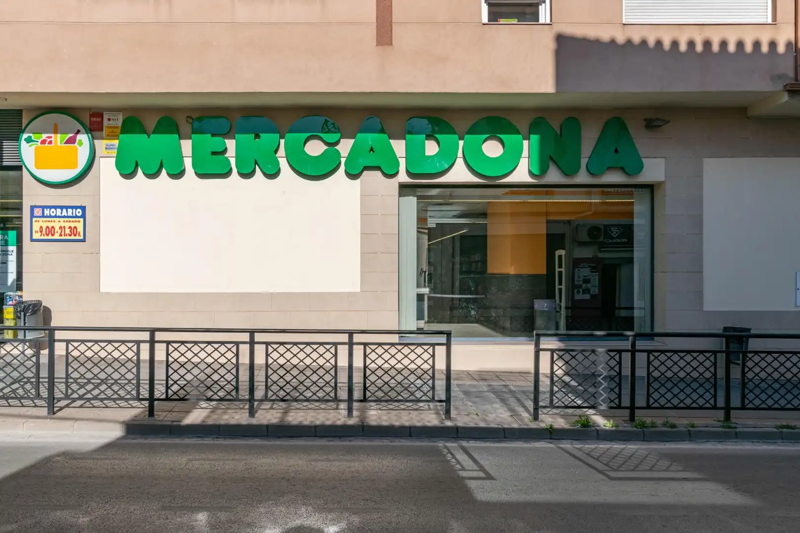 Local comercial en venda a Calle de Granada, imagen 31