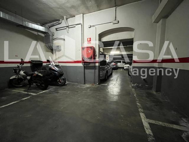 Garaje en Venta en La Verneda i la Pau