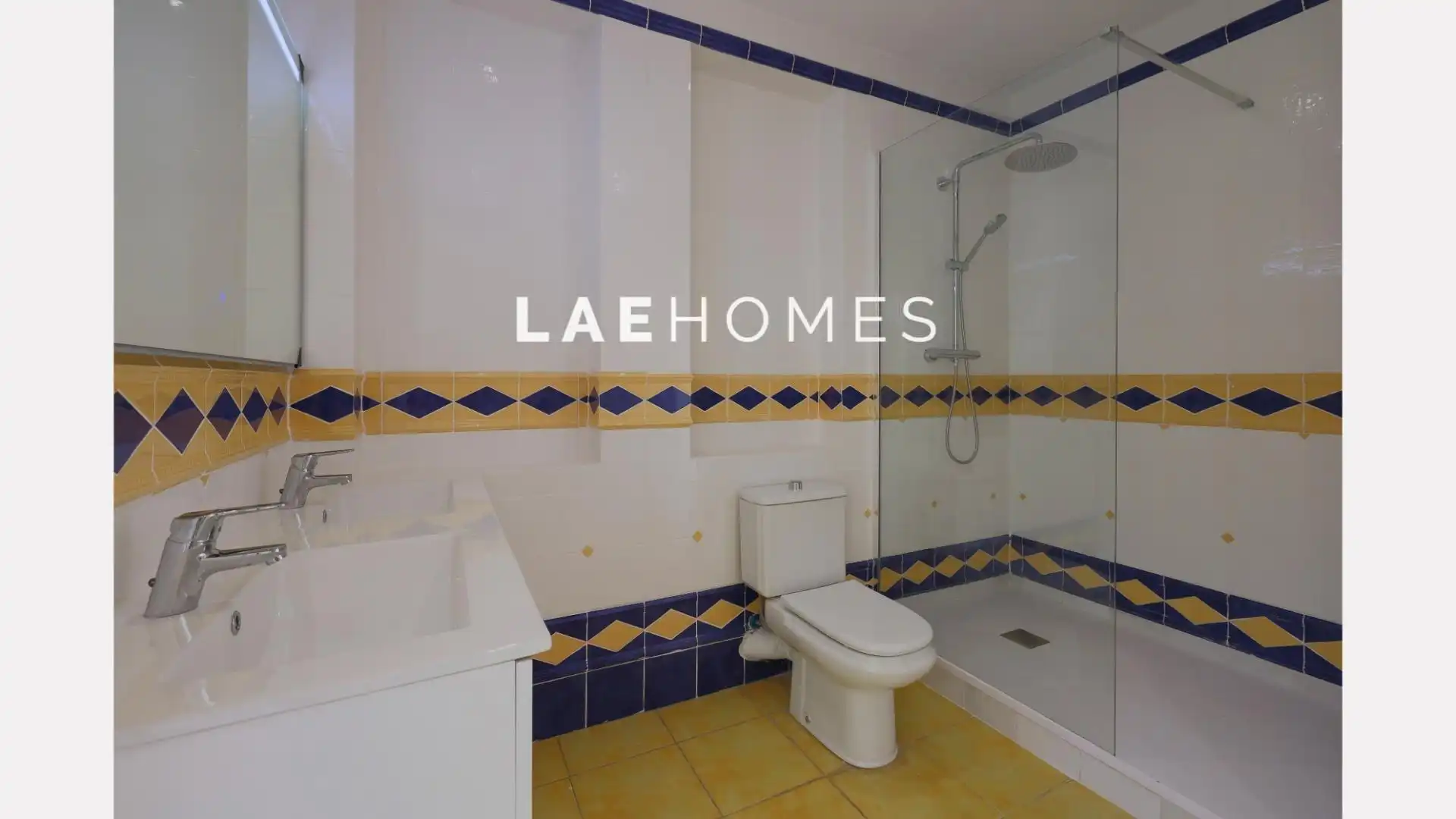 Bathroom of Houses for rent in Corbera de Llobregat  with Air Conditioner, Private garden and Terrace