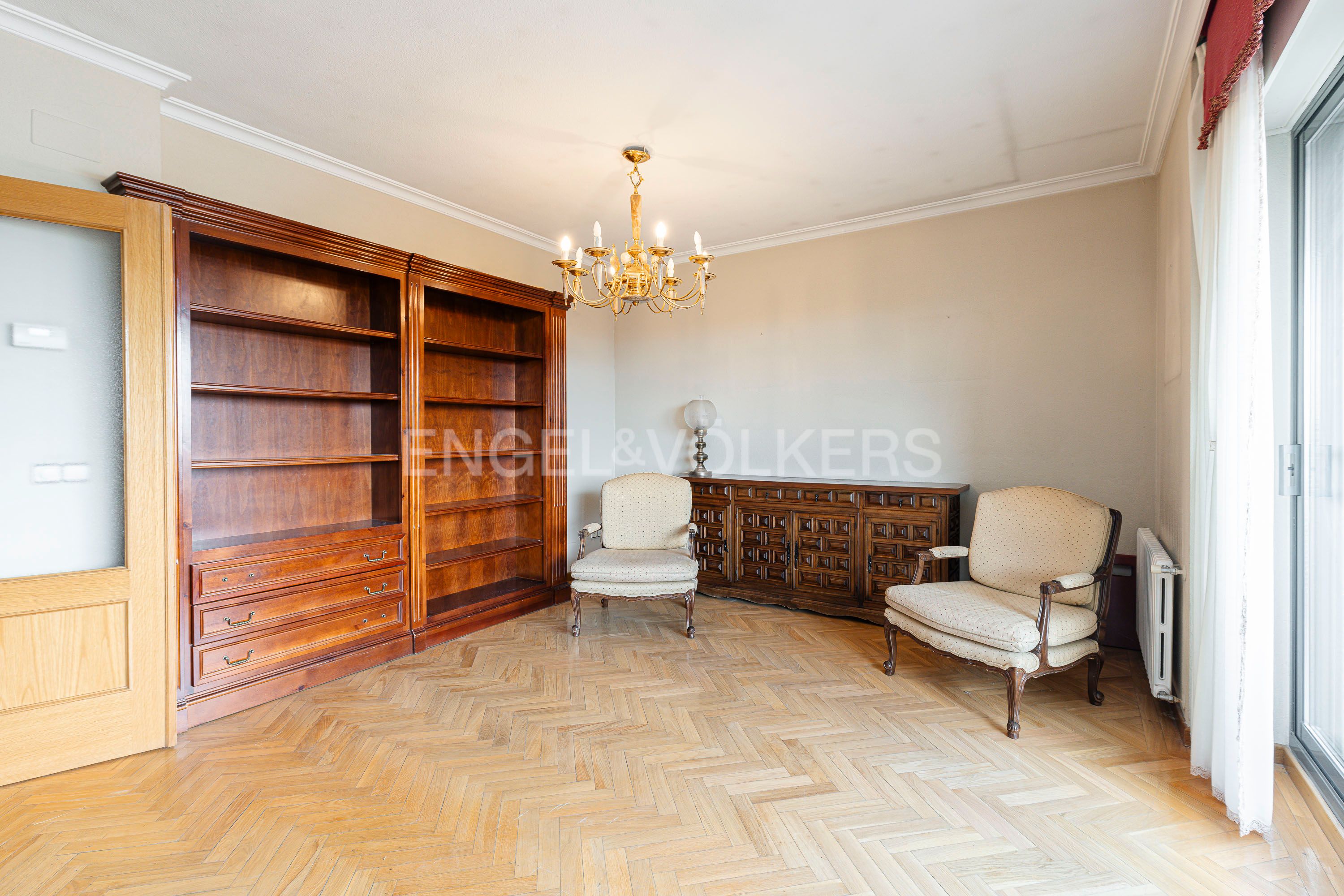 Living room of Apartment for sale in Pozuelo de Alarcón  with Heating, Parquet flooring and Terrace