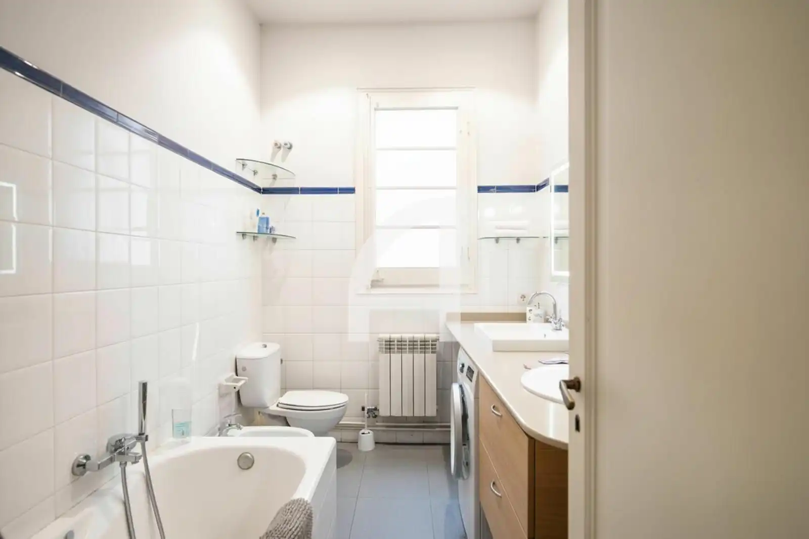 Baño de Piso en venta en Barcelona con Terraza y Balcón