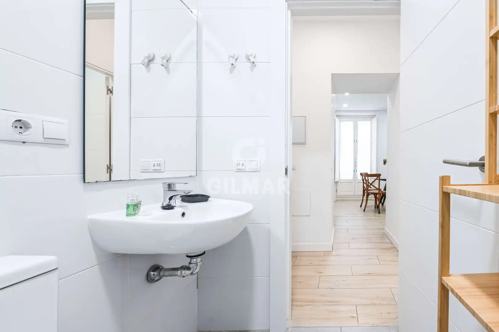 Baño de Piso en venta en Cádiz con Calefacción y Balcón