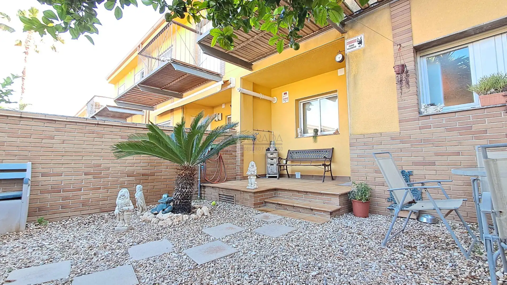 Adosado con terraza en venta en Carrer Belgrad, imagen 2