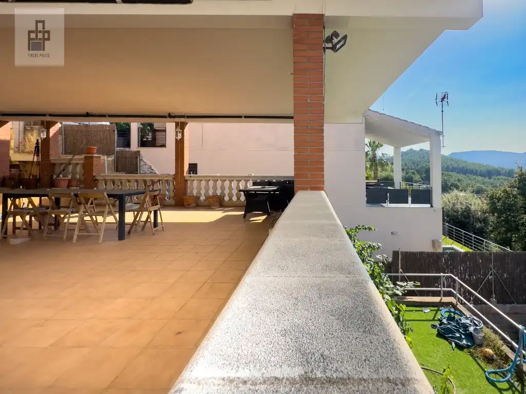 Terraza de Casa o chalet en venta en Torrelles de Llobregat