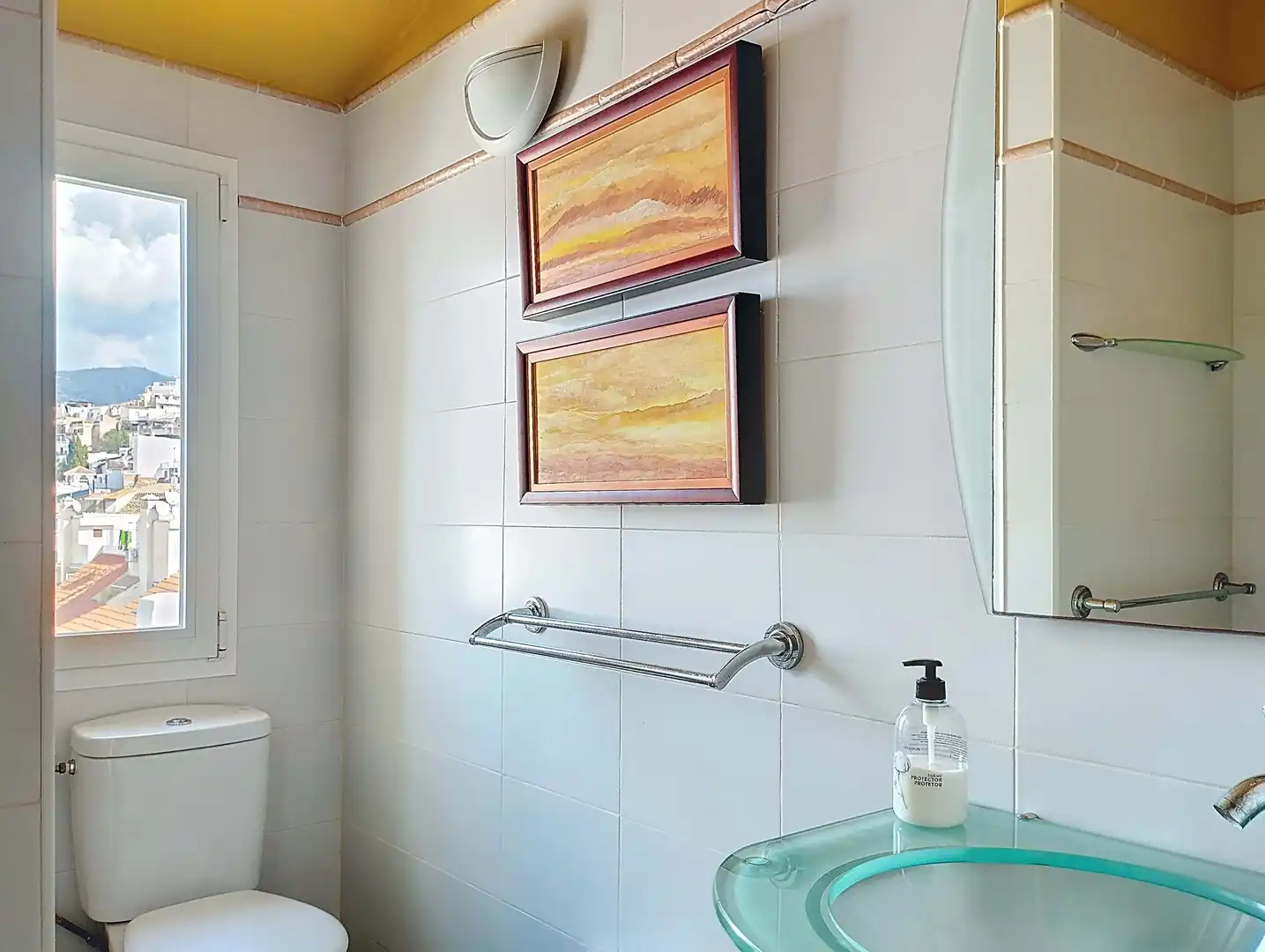 Bathroom of Buildings for sale in Vélez-Málaga