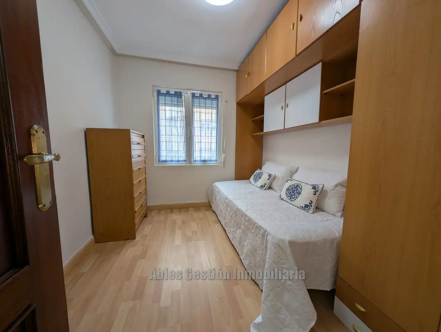 Schlafzimmer von Wohnung zum Verkauf in Oviedo  mit Möbliert