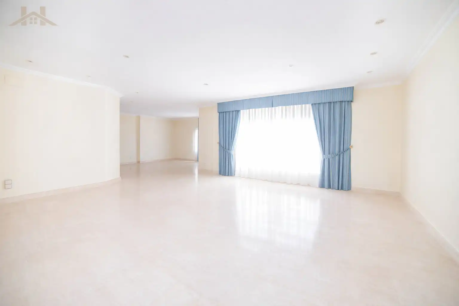 Sala d'estar de Casa adosada en venda en Las Rozas de Madrid