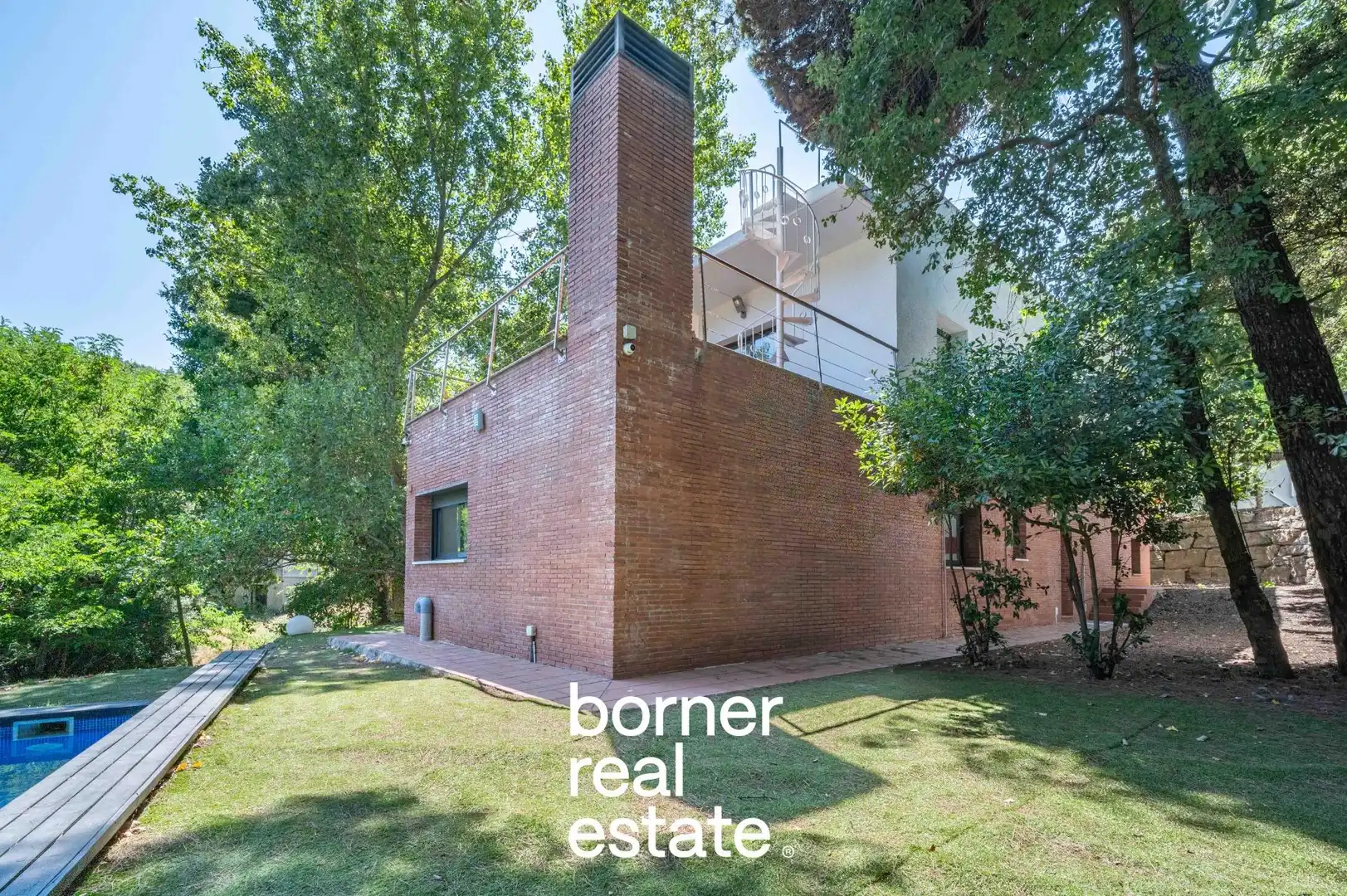 Vista exterior de Casa o chalet en venta en Sant Cugat del Vallès con Aire acondicionado, Calefacción y Jardín privado