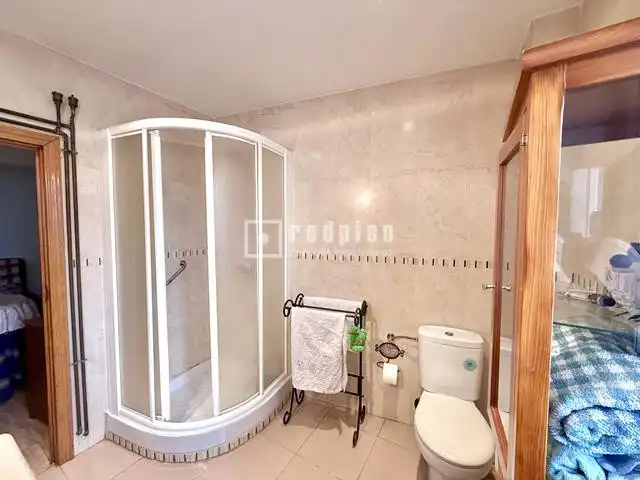 Habitación de Piso en venta en Madrid con Calefacción