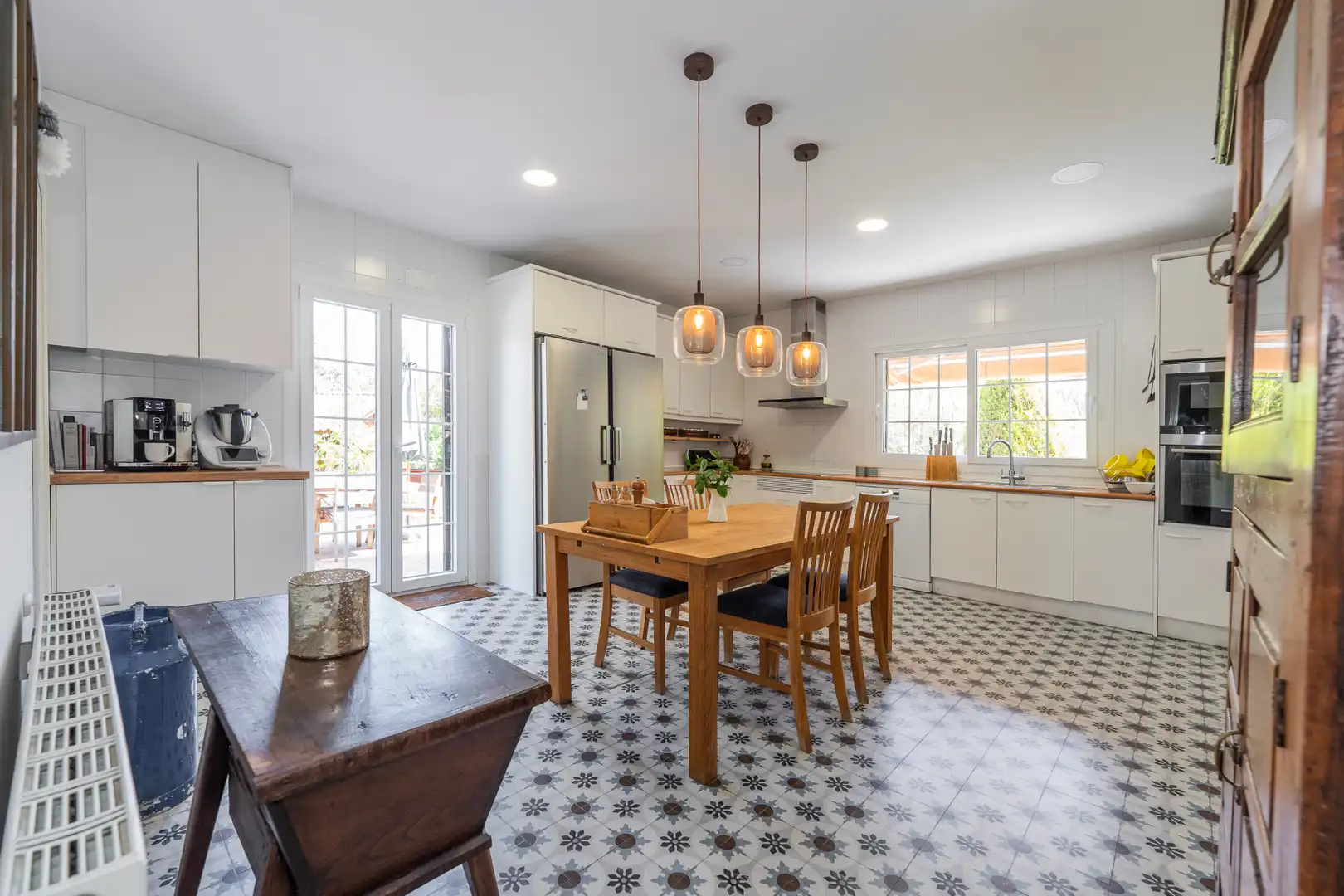 Kitchen of Houses for sale in Madrid  with Air Conditioner, Private garden and Swimming Pool