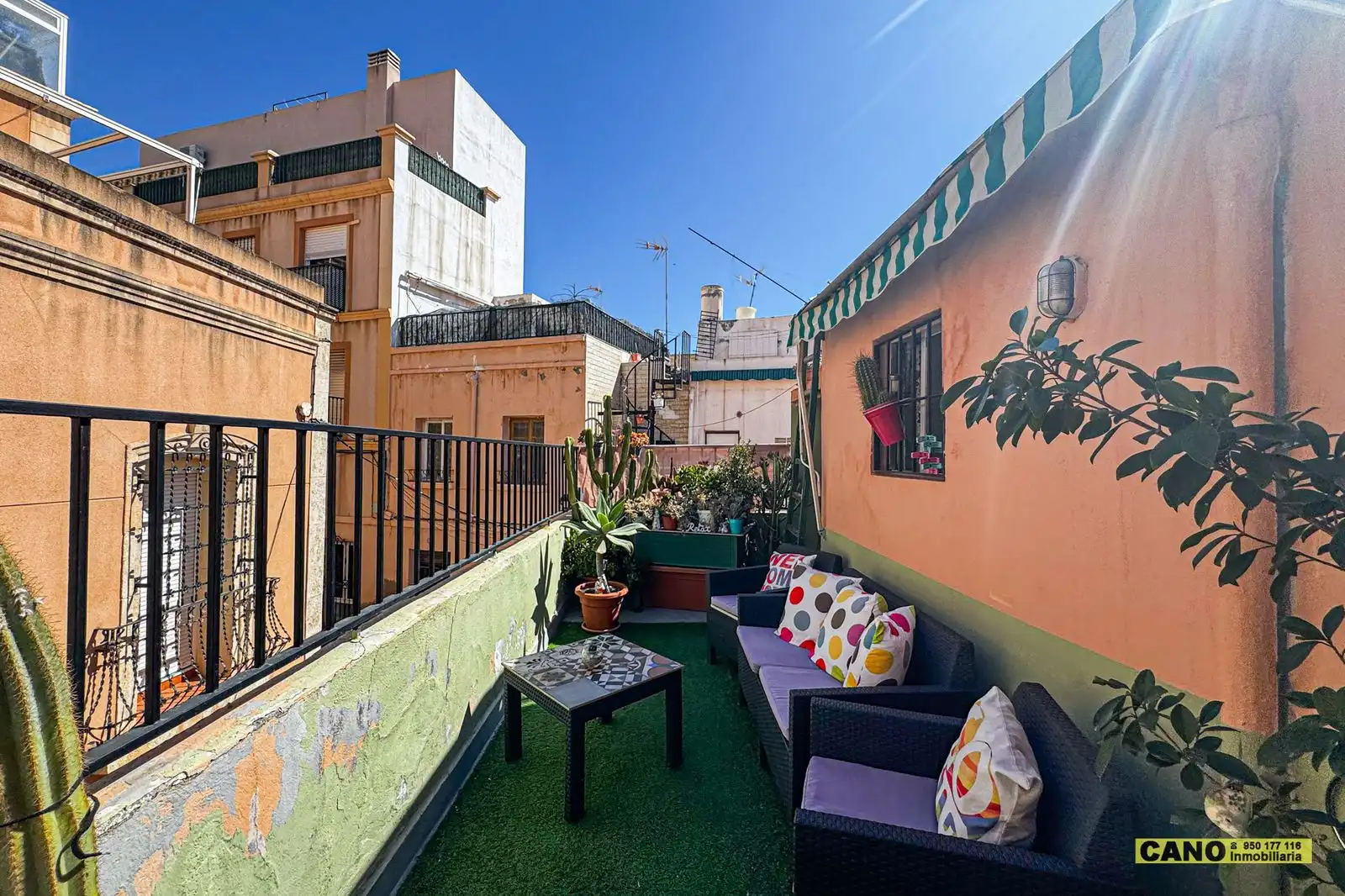 Terrassa de Casa o xalet en venda en Almería amb Terrassa