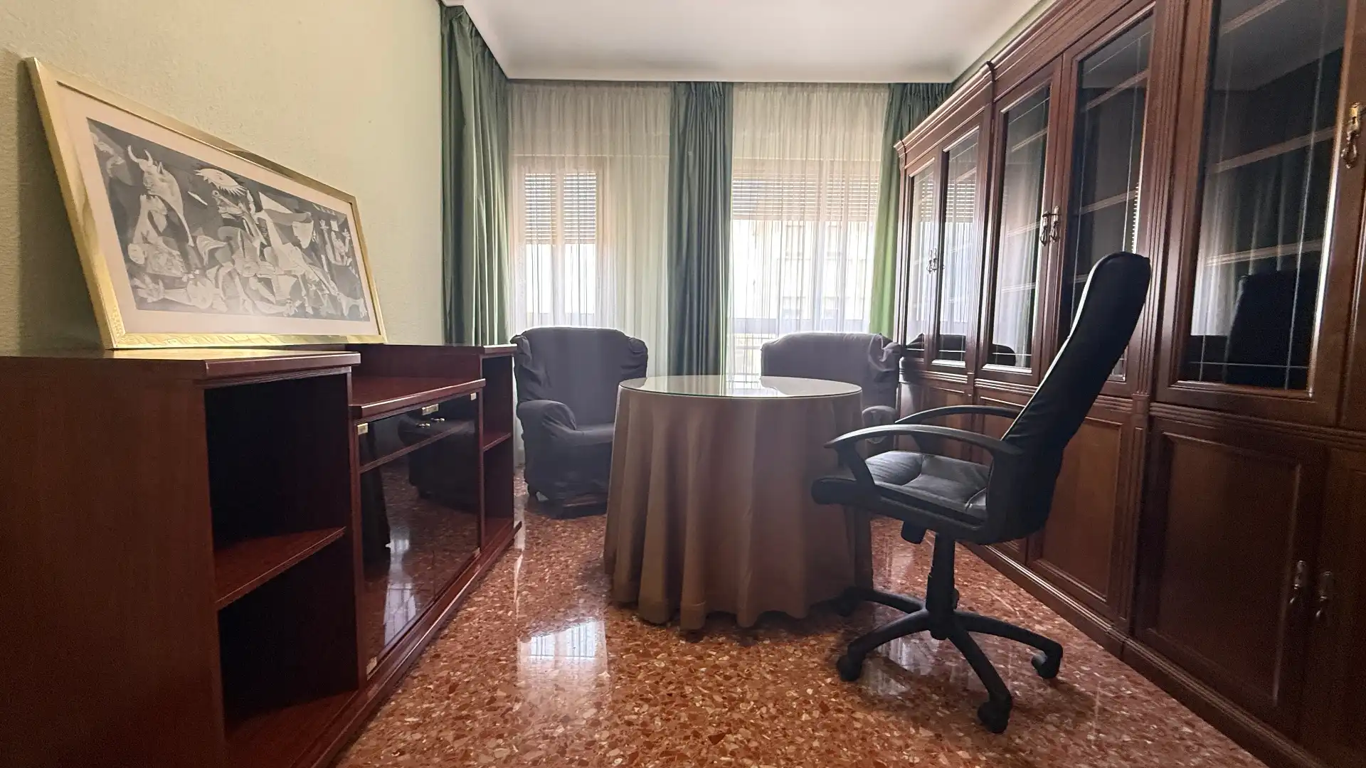 Piso de alquiler en Albacete con Calefacción, Terraza y Amueblado