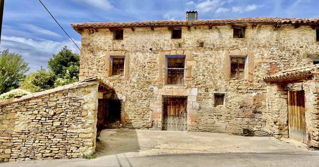 Casa-chalet en Venta en Calle MAYOR en Villarroya de los Pinares