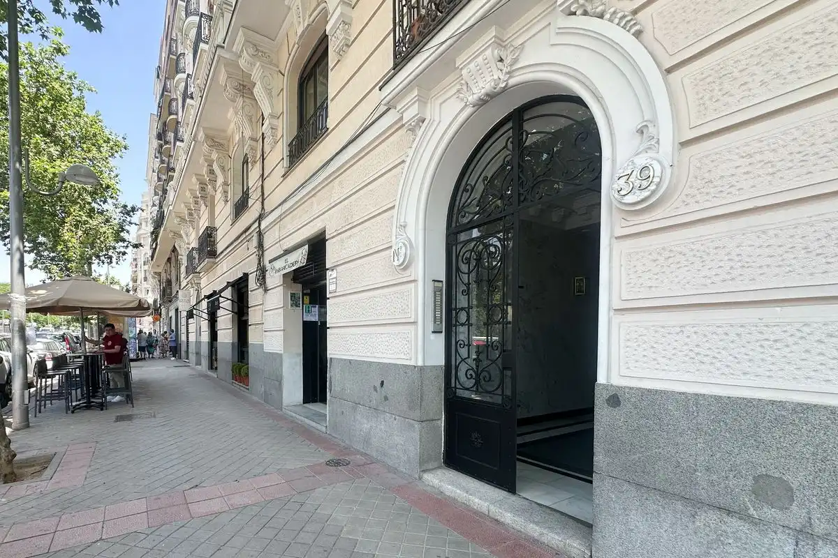 Vista exterior de Ático de alquiler en Madrid con Aire acondicionado, Calefacción y Terraza