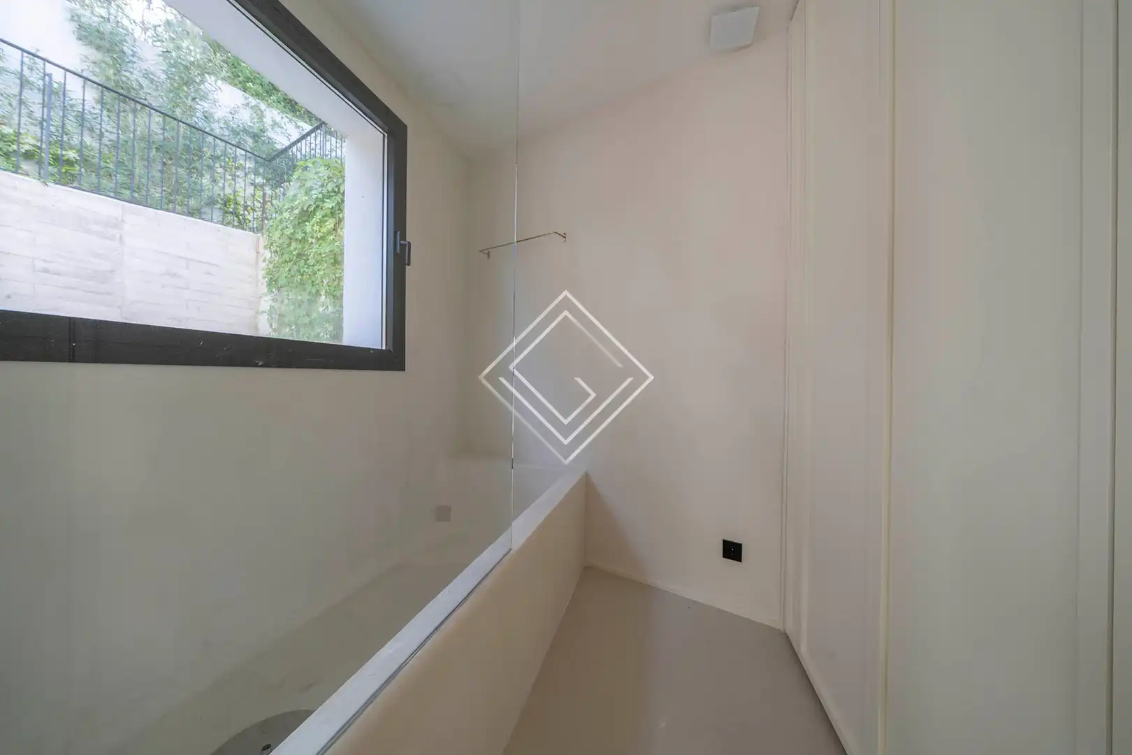 Bany de Casa o xalet de lloguer en Madrid amb Aire condicionat, Jardí privat i Terrassa