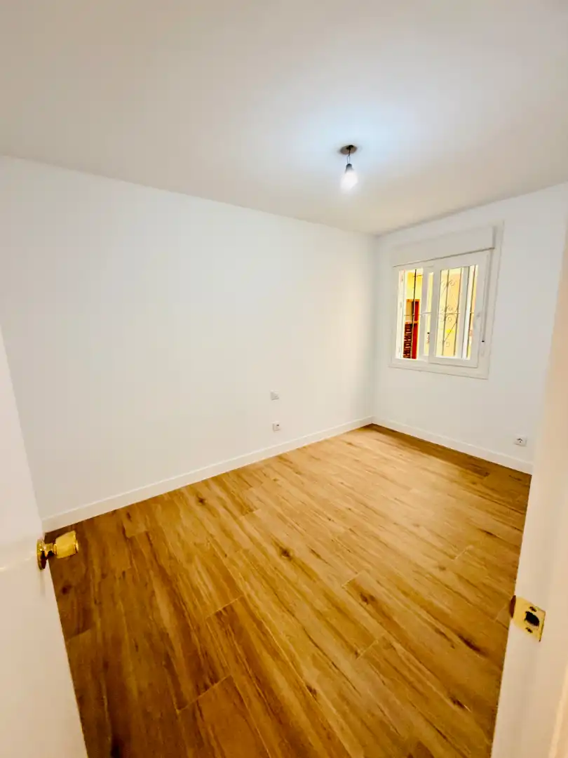 Dormitori de Pis en venda en Sevilla amb Aire condicionat, Parquet i Terrassa