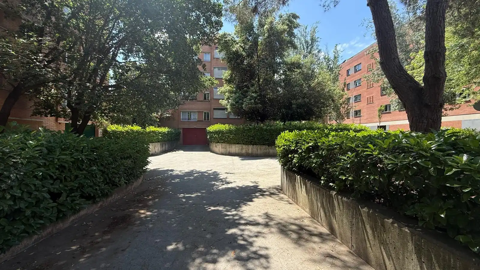 Aparcament de Apartament en venda en Sant Cugat del Vallès amb Jardí privat, Terrassa i Traster