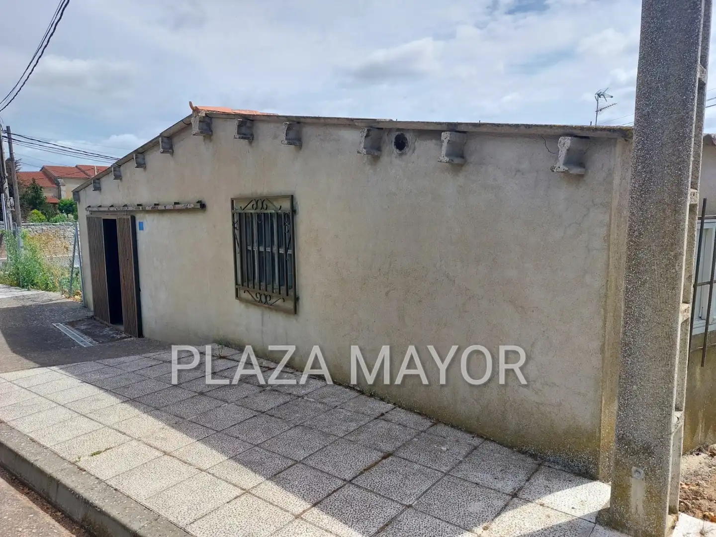 Vista exterior de Nave industrial en venta en Zarapicos