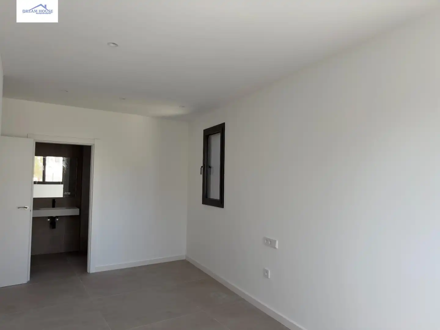 Flat for rent in Alella  with Heating and Community pool
