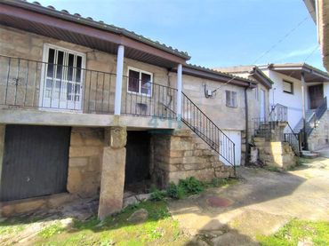 Maison avec balcon à vendre à Coles