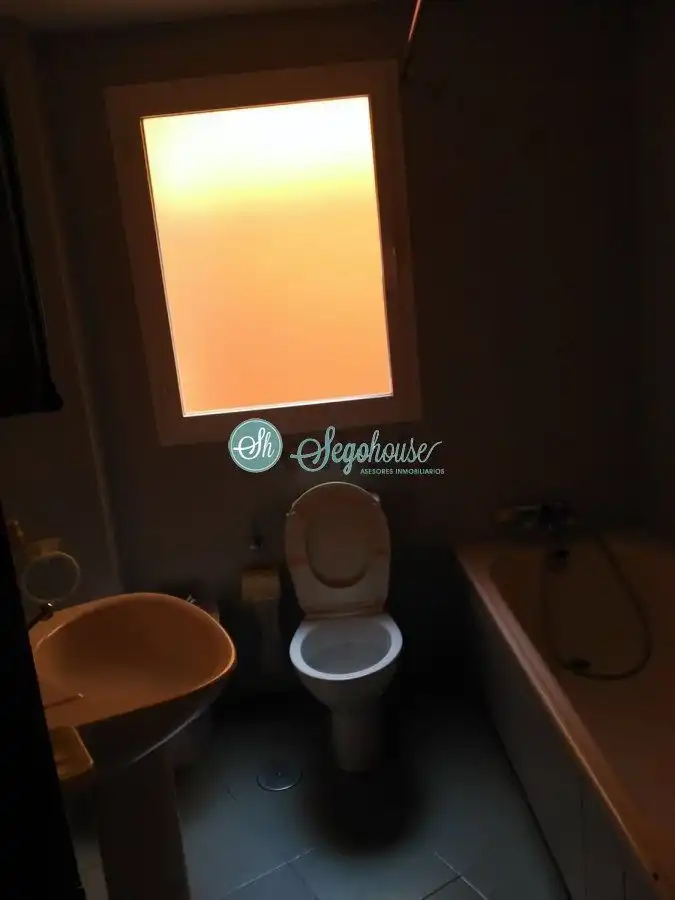 Bathroom of Flat for sale in Segovia  with Heating and Storage room