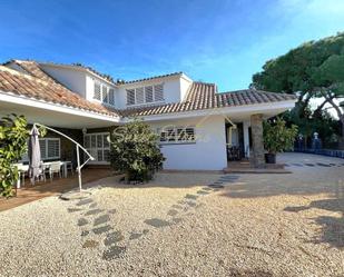 Vista exterior de Casa o xalet de lloguer en Cabrils amb Aire condicionat, Calefacció i Jardí privat